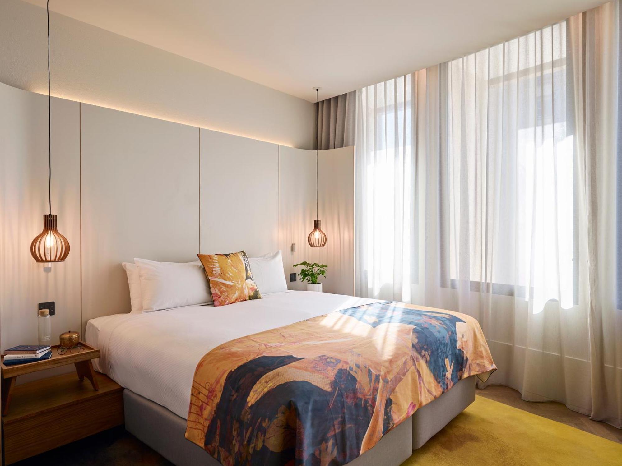 คริสตัลบรูก คิงส์ลีย์ Hotel นิวแคสเซิล ภายนอก รูปภาพ A bedroom at the hotel