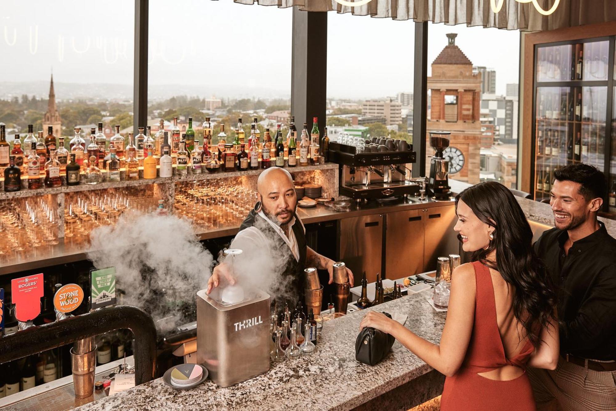 คริสตัลบรูก คิงส์ลีย์ Hotel นิวแคสเซิล ภายนอก รูปภาพ The bar at the 107